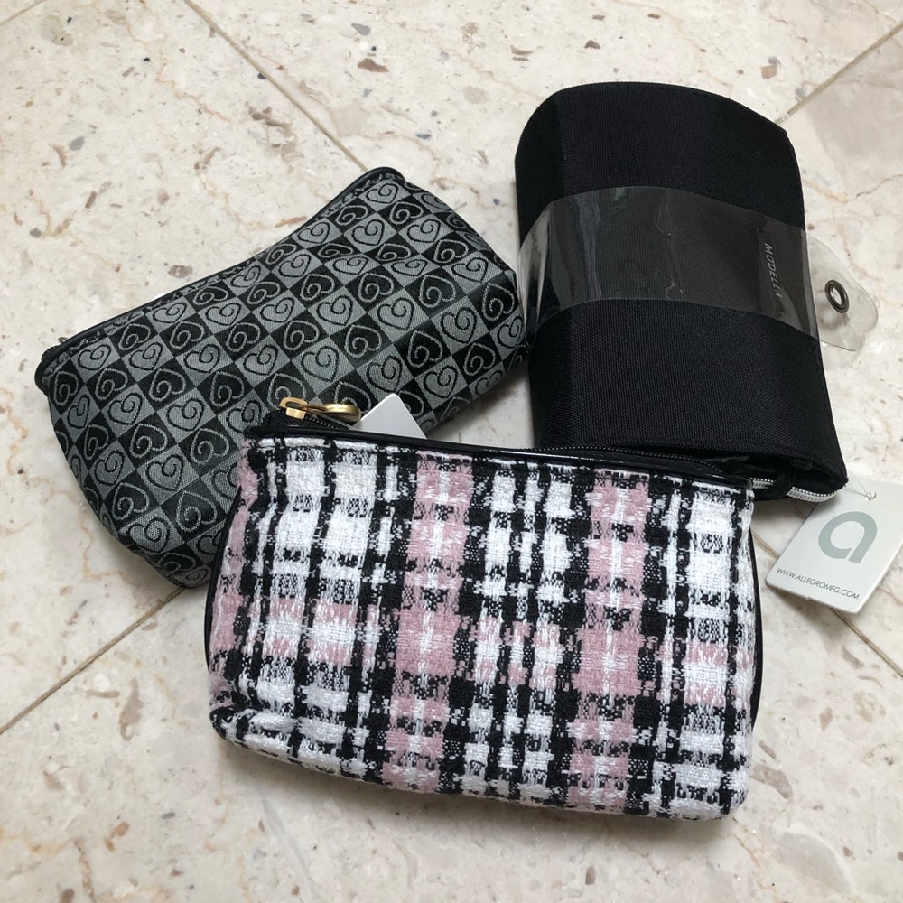 🥰NWT Bundle of 2 cosmetic bags